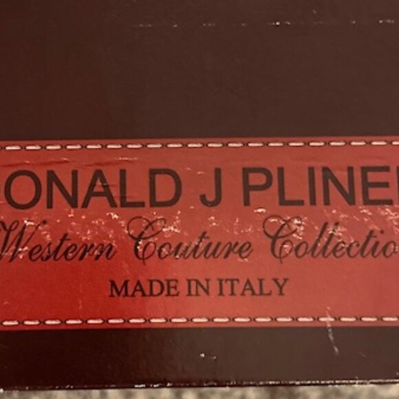 Beautiful pair of Donald J Pliner Boots size 8 - Picture 6 of 12